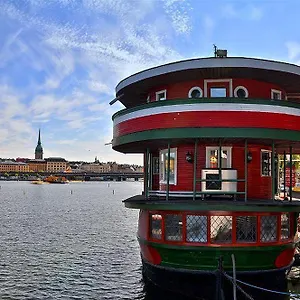 ** Botel Den Roeda Baten Sweden